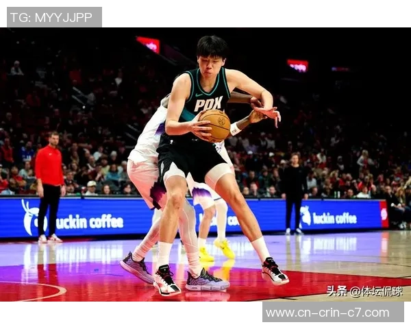 杨瀚森18+10+4背面暖心一幕!克林根仔细辅导 球迷等待激起潜力